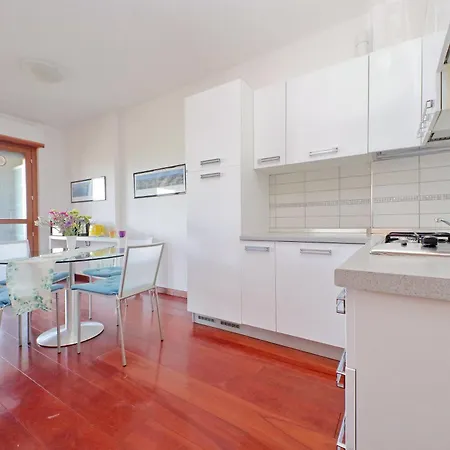 Ych-modern Flat With Terrace Near Eataly