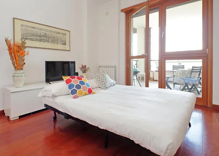 Ych-modern Flat With Terrace Near Eataly *